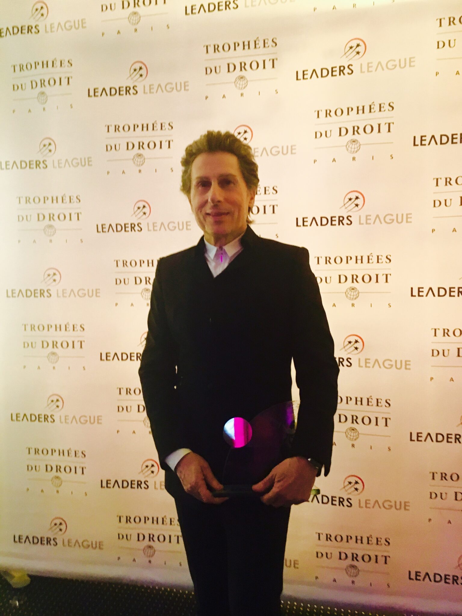 Le Trophée d’Or 2017 remis à Alain Bensoussan Avocats Lexing Lexing